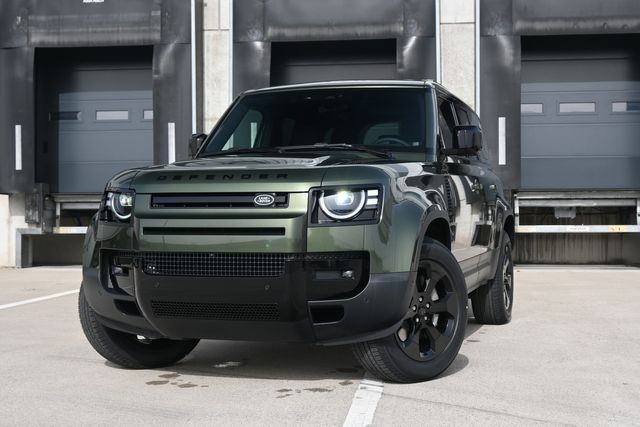 Land Rover Defender 110 2.0 P300e 110 Forest Edition