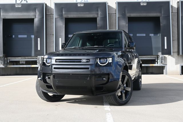 Land Rover Defender 110 2.0 P300e 110 Dynamic Edition