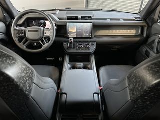 Land Rover Defender 4.4 P635 110 Octa Edition One Foto